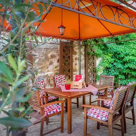 Deutsches Haus 미트와이다